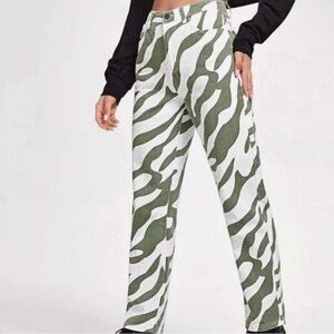 SHEIN Olive and Cream Boyfriend Jeans